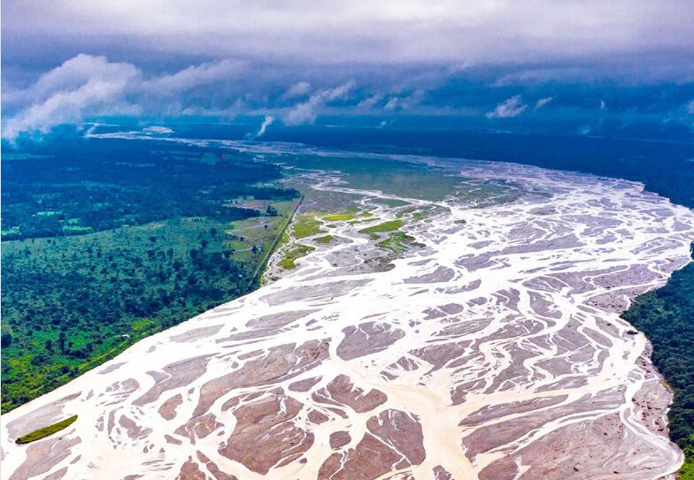 Visualizes the scale of national land and water management